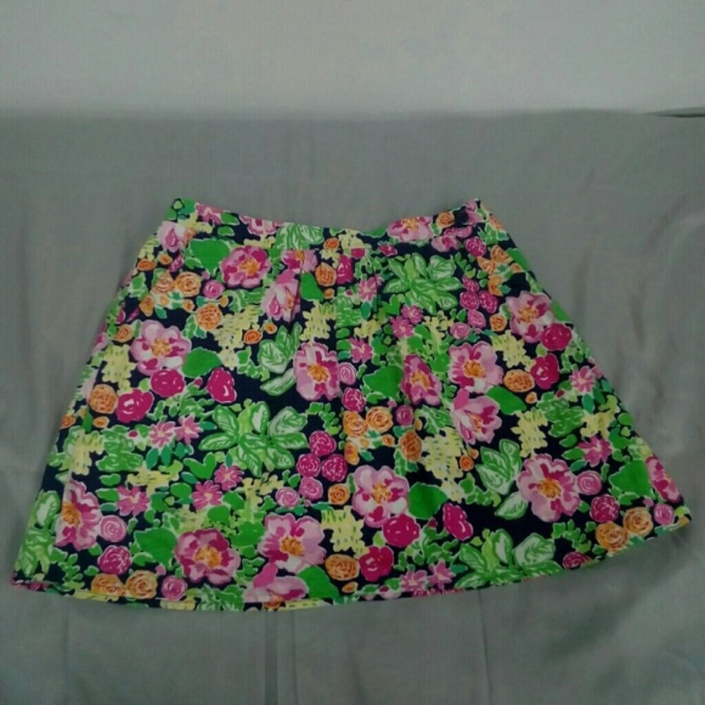 Lilly Pulitzer Navy and Floral Skirt size M